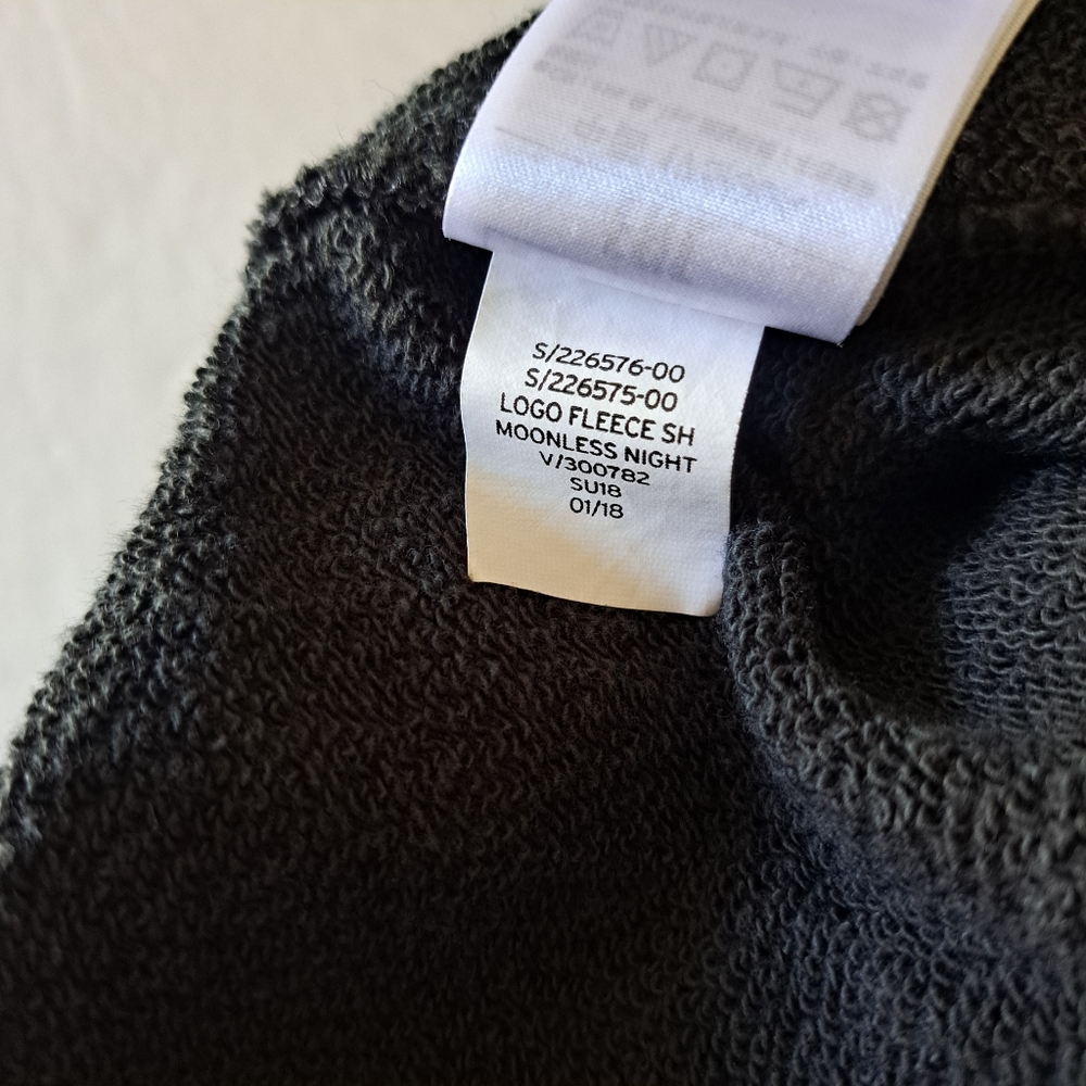 GAP Men's Knit Black Shorts - Picture 7 of 13